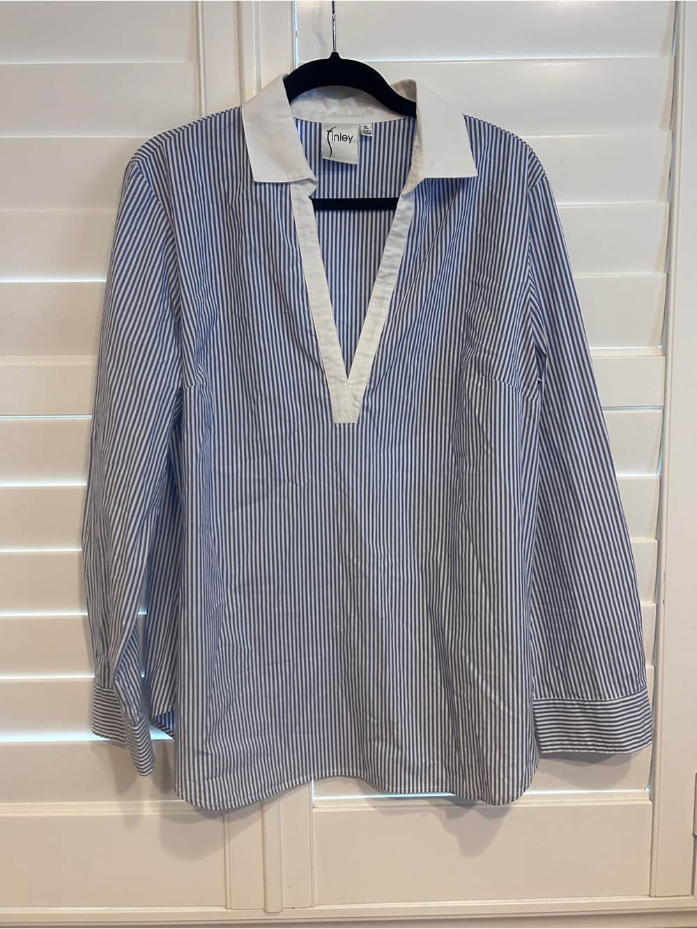 Finley Striped Collared V Neck Blouse White Blue Size XL